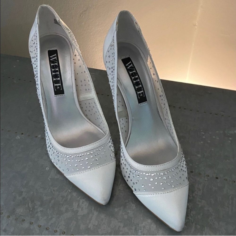 Vera Wang Pumps